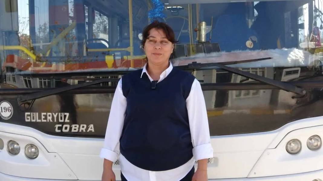 Isparta’da Yol Verme Tartışması Çığlıklarla Bitti: Kadın Şoföre Saldırı Kamerada! 1